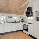 Дом отдыха Cozy In With Kitchen