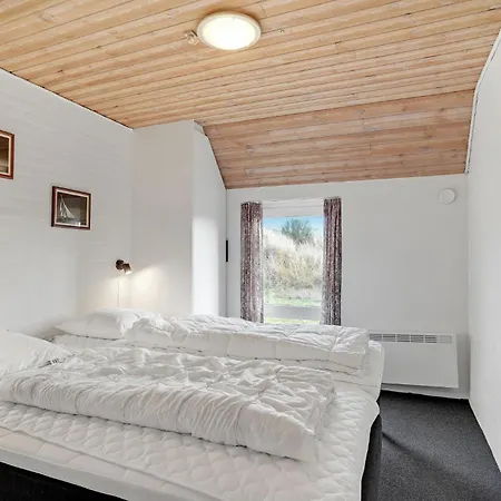 Feriehus Cozy In Ringkobing With Kitchen Klegod