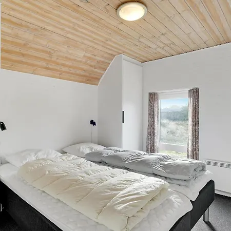 Cozy In Ringkobing With Kitchen Feriehus