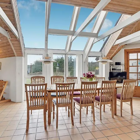 Feriehus Cozy In Ringkobing With Kitchen Klegod