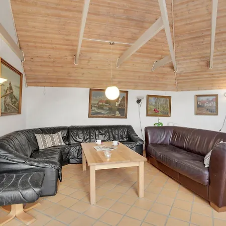 Beautiful Home In Ringkobing With Sauna *